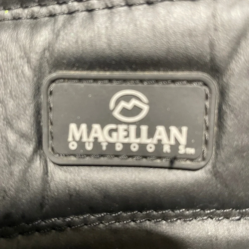 Like New Magellan Outdoors Womens 8 Black Puffer Snow Boots Insulated Winter